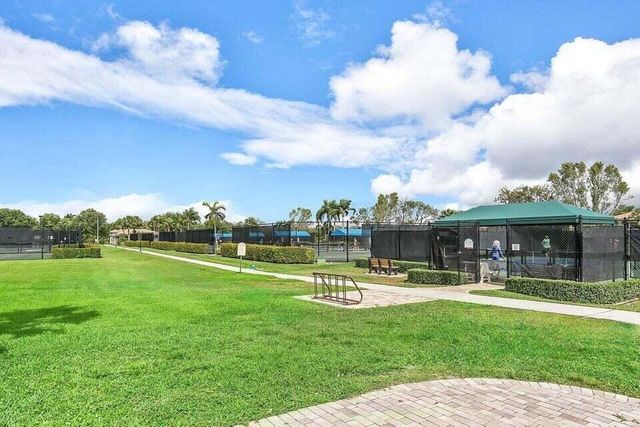 12540 Majesty Circle 303, Boynton Beach, FL 33437