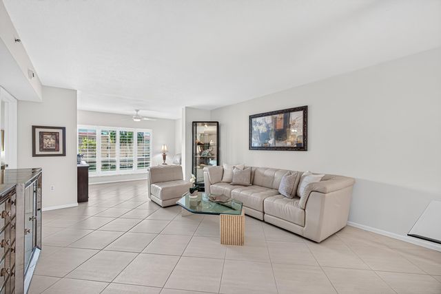 12540 Majesty Circle 303, Boynton Beach, FL 33437