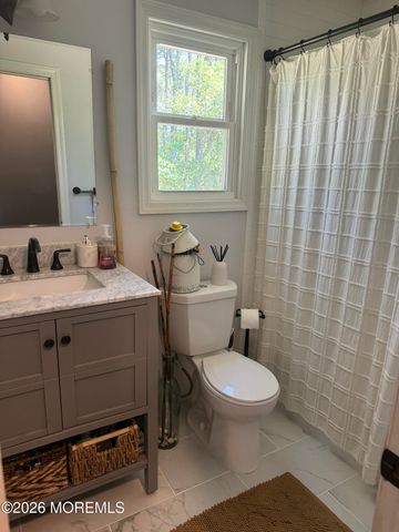 1233 Englemere Boulevard, Toms River, NJ 08757