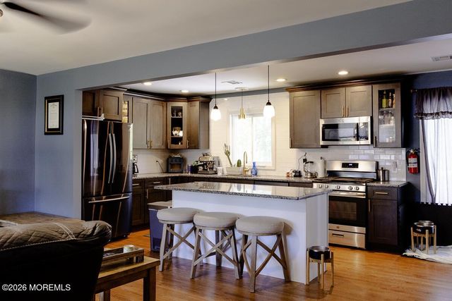 1233 Englemere Boulevard, Toms River, NJ 08757