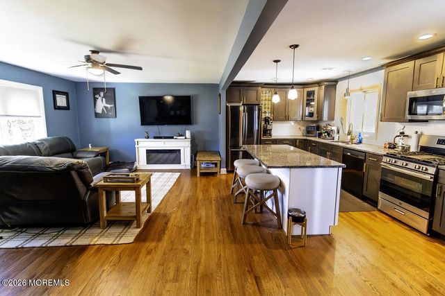 1233 Englemere Boulevard, Toms River, NJ 08757