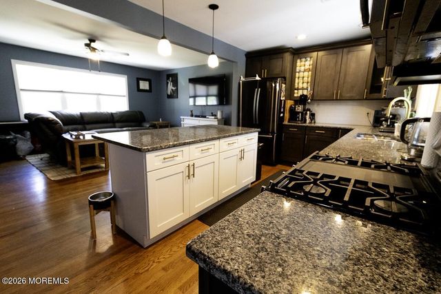 1233 Englemere Boulevard, Toms River, NJ 08757