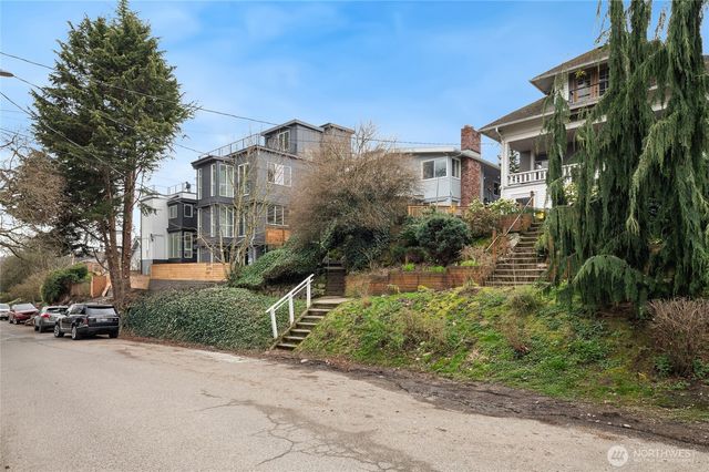 633 W Emerson Street, Seattle, WA 98119