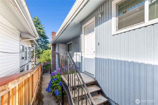 633 W Emerson Street, Seattle, WA 98119