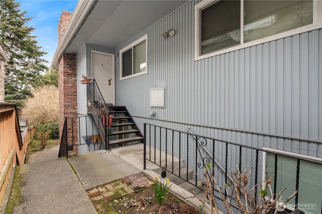 633 W Emerson Street, Seattle, WA 98119