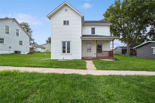 112 E Tuttle Street, Norway, IA 52318