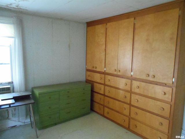 306 S MAIN Street, Avon, IL 61415