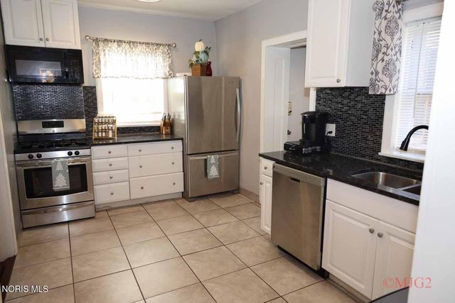 3003 Collingwood Boulevard, Toledo, OH 43610