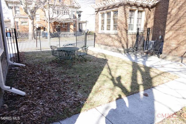 3003 Collingwood Boulevard, Toledo, OH 43610