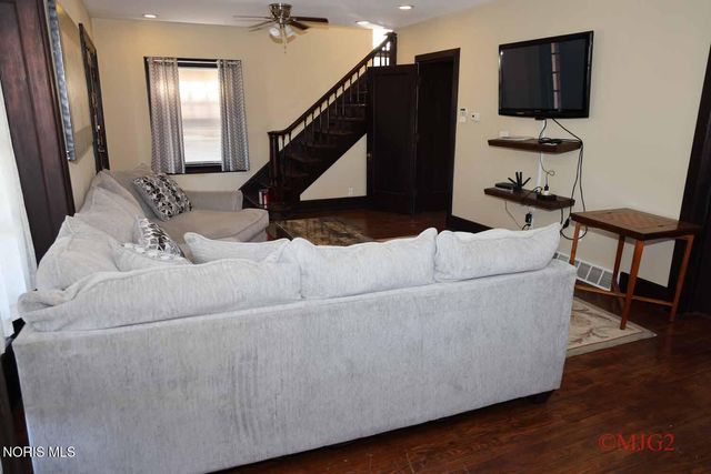 3003 Collingwood Boulevard, Toledo, OH 43610