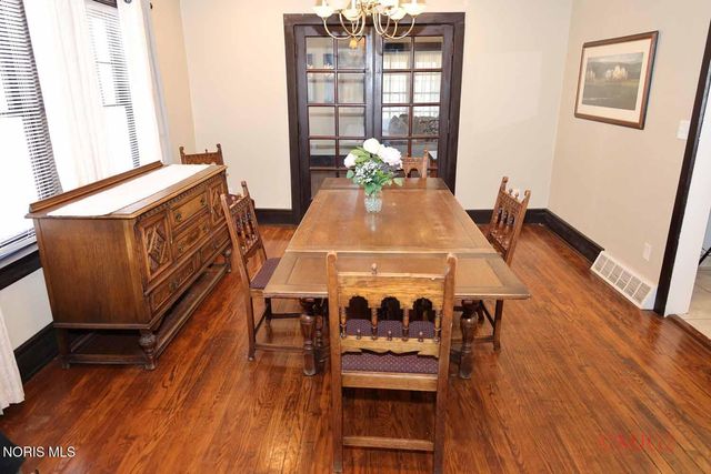 3003 Collingwood Boulevard, Toledo, OH 43610