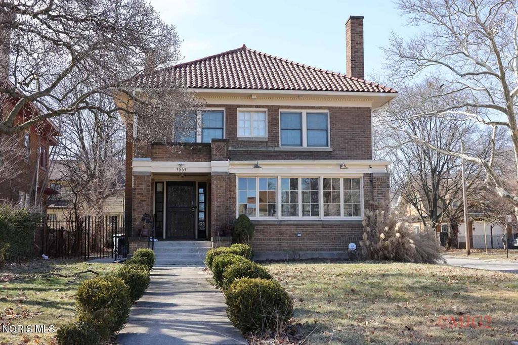 3003 Collingwood Boulevard, Toledo, OH 43610