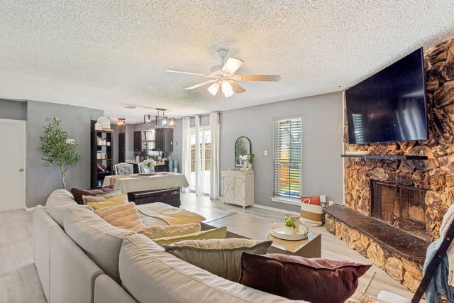 6320 Rebecca Lane, Watauga, TX 76148
