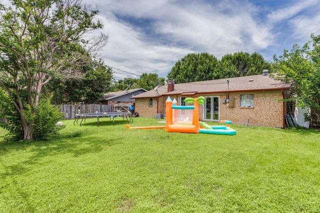 6320 Rebecca Lane, Watauga, TX 76148