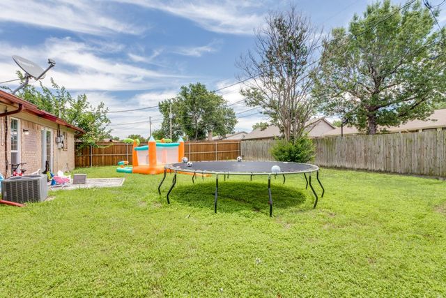 6320 Rebecca Lane, Watauga, TX 76148