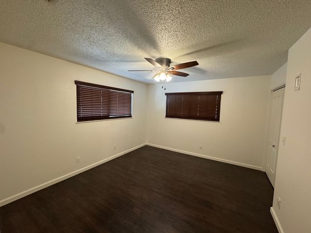 3725 E Hampton Way, Fresno, CA 93726