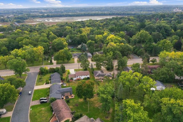 1436 E Old Shakopee Road, Bloomington, MN 55425