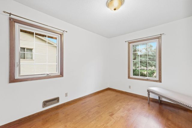 1436 E Old Shakopee Road, Bloomington, MN 55425