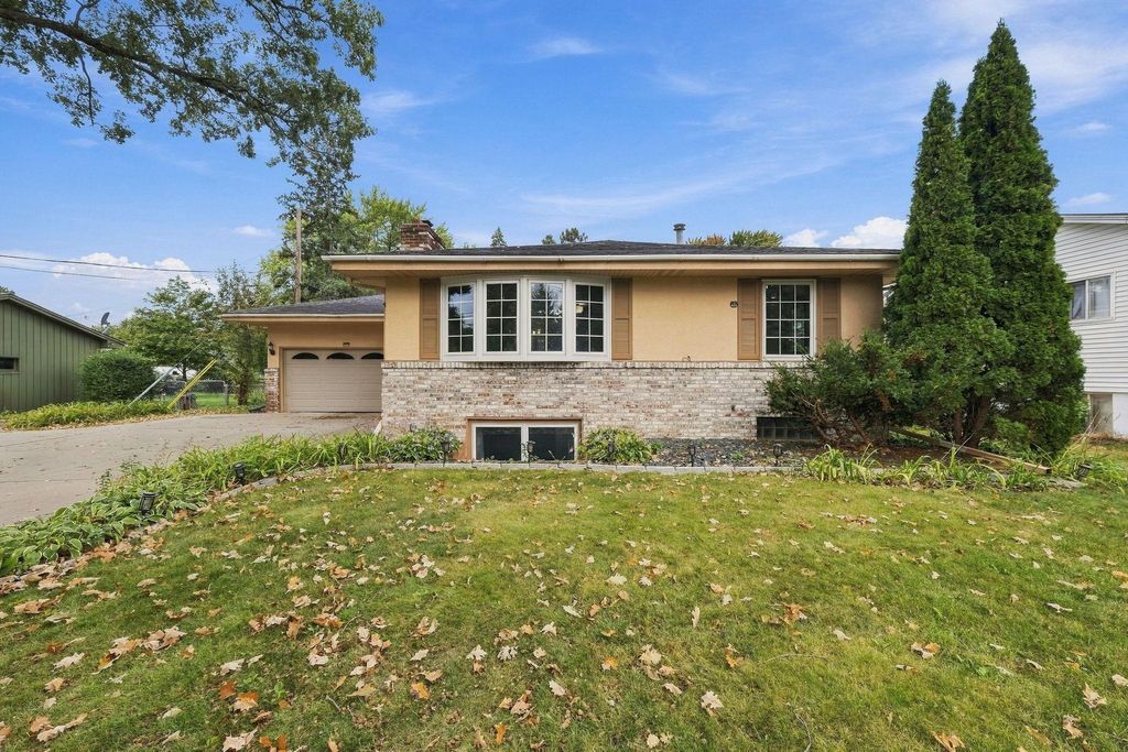 1436 E Old Shakopee Road, Bloomington, MN 55425