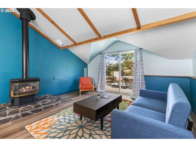 7324 Se Crystal Springs Blvd, Portland, OR 97206