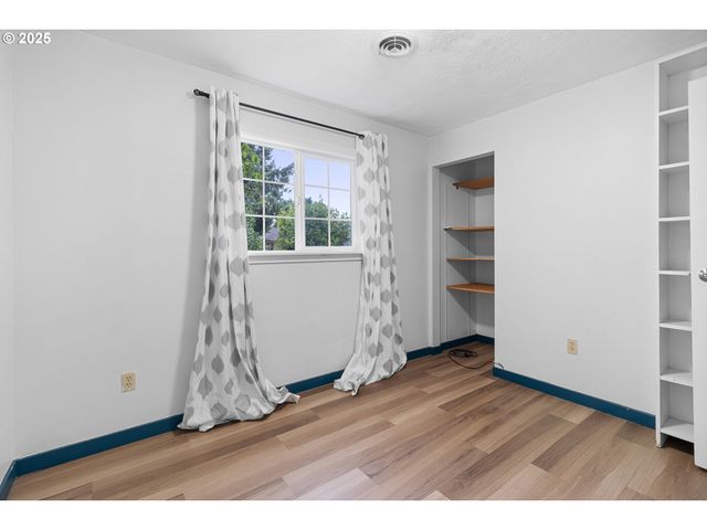 7324 Se Crystal Springs Blvd, Portland, OR 97206