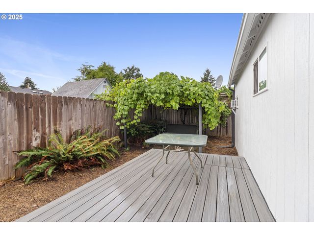 7324 Se Crystal Springs Blvd, Portland, OR 97206