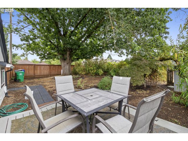 7324 Se Crystal Springs Blvd, Portland, OR 97206