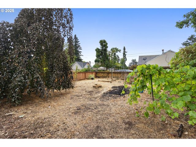 7324 Se Crystal Springs Blvd, Portland, OR 97206