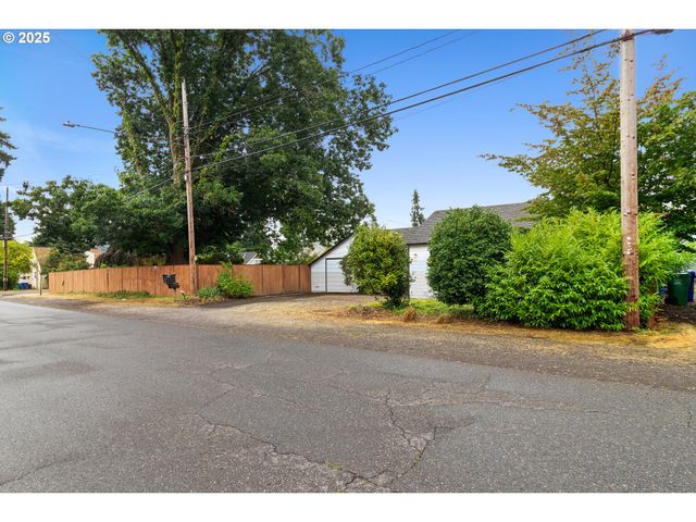 7324 Se Crystal Springs Blvd, Portland, OR 97206