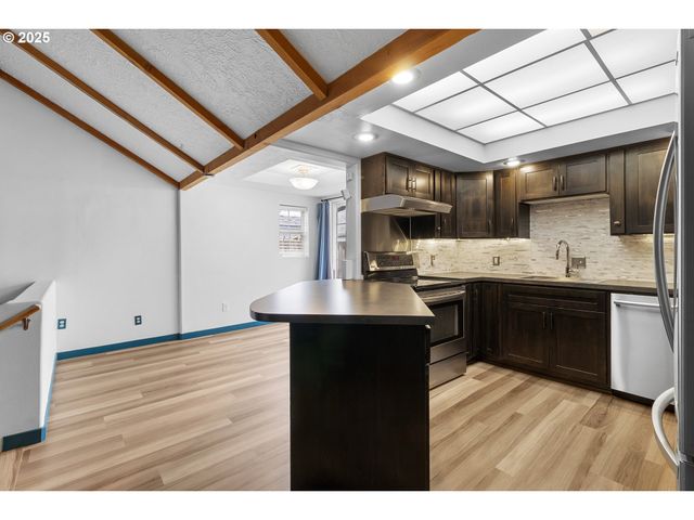 7324 Se Crystal Springs Blvd, Portland, OR 97206