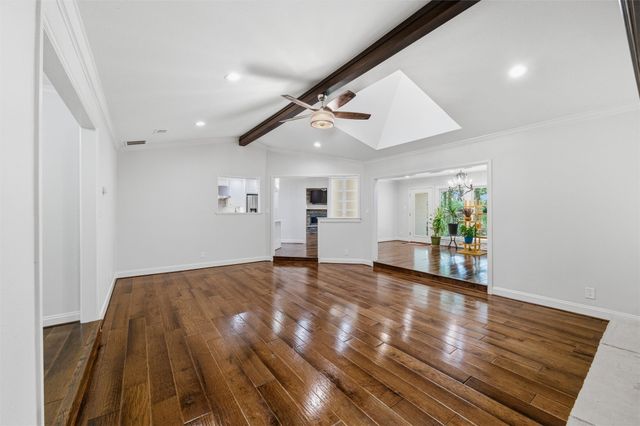 1804 Hillvalley Drive, Arlington, TX 76013