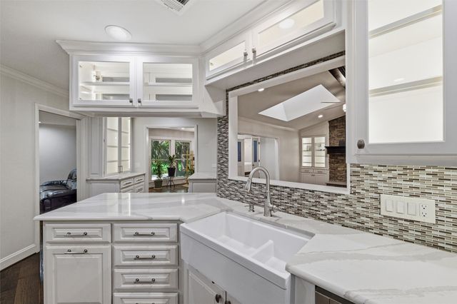 1804 Hillvalley Drive, Arlington, TX 76013