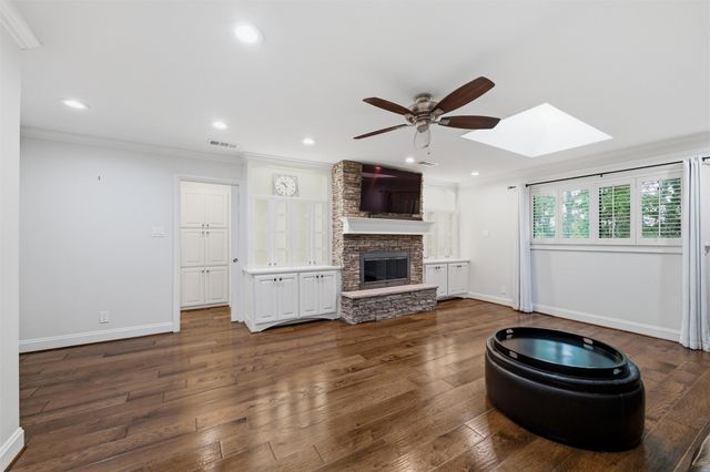 1804 Hillvalley Drive, Arlington, TX 76013