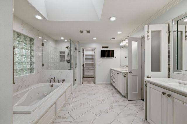 1804 Hillvalley Drive, Arlington, TX 76013