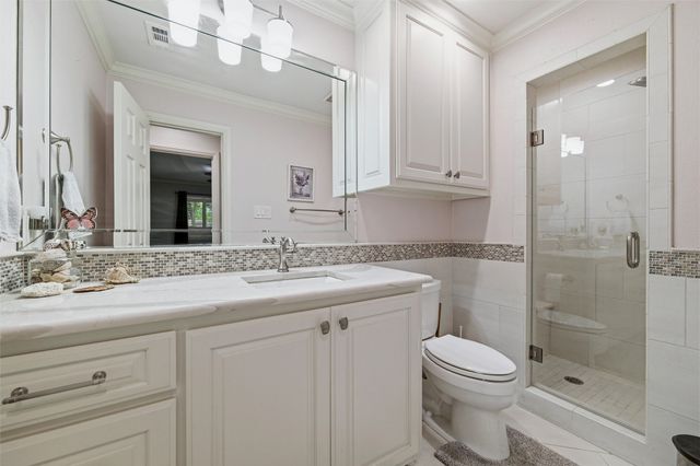 1804 Hillvalley Drive, Arlington, TX 76013