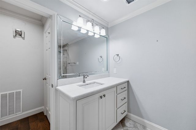 1804 Hillvalley Drive, Arlington, TX 76013