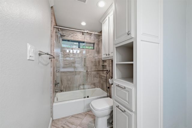 1804 Hillvalley Drive, Arlington, TX 76013