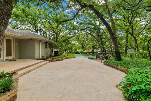 1804 Hillvalley Drive, Arlington, TX 76013