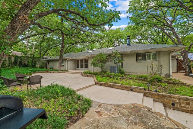1804 Hillvalley Drive, Arlington, TX 76013