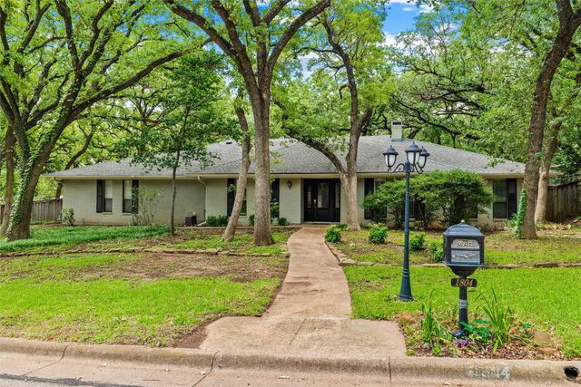 1804 Hillvalley Drive, Arlington, TX 76013
