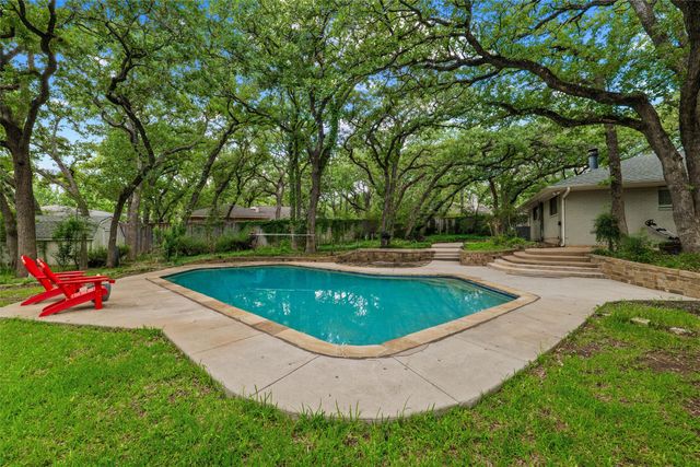 1804 Hillvalley Drive, Arlington, TX 76013
