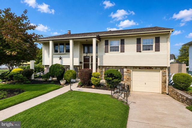 9745 PORTIS RD, Philadelphia, PA 19115