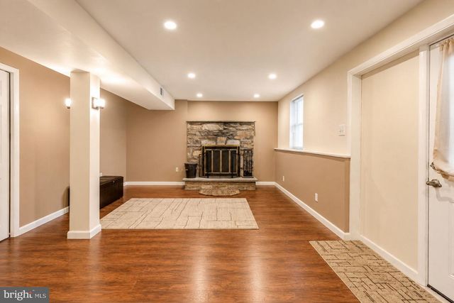 9745 PORTIS RD, Philadelphia, PA 19115