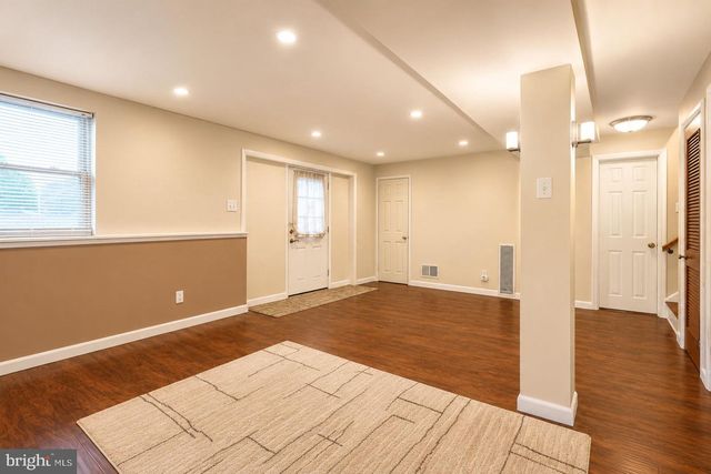 9745 PORTIS RD, Philadelphia, PA 19115