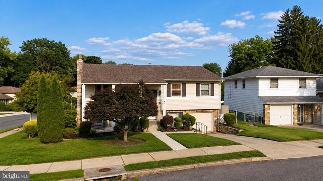 9745 PORTIS RD, Philadelphia, PA 19115