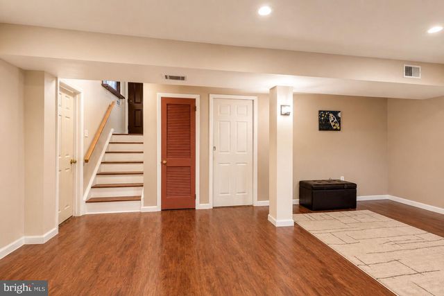 9745 PORTIS RD, Philadelphia, PA 19115