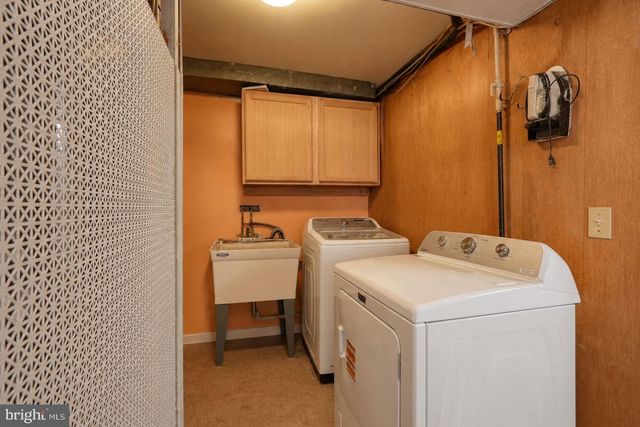 9745 PORTIS RD, Philadelphia, PA 19115