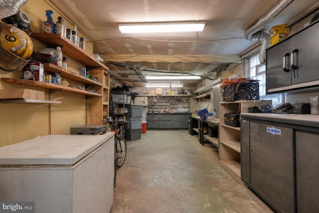 9745 PORTIS RD, Philadelphia, PA 19115