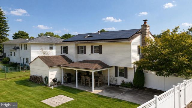 9745 PORTIS RD, Philadelphia, PA 19115