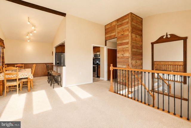 9745 PORTIS RD, Philadelphia, PA 19115
